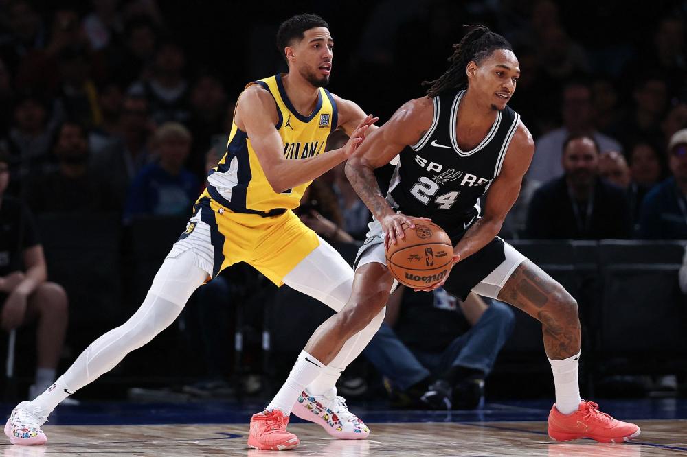 仁球迷欢呼 仁球迷欢呼