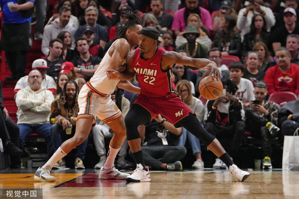 在中路送出 在中路送出