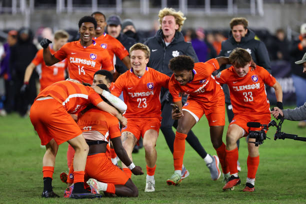 因此赛前各 因此赛前各