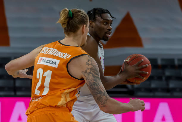 一记势大力 一记势大力